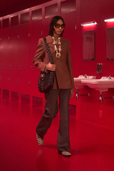 Look 13